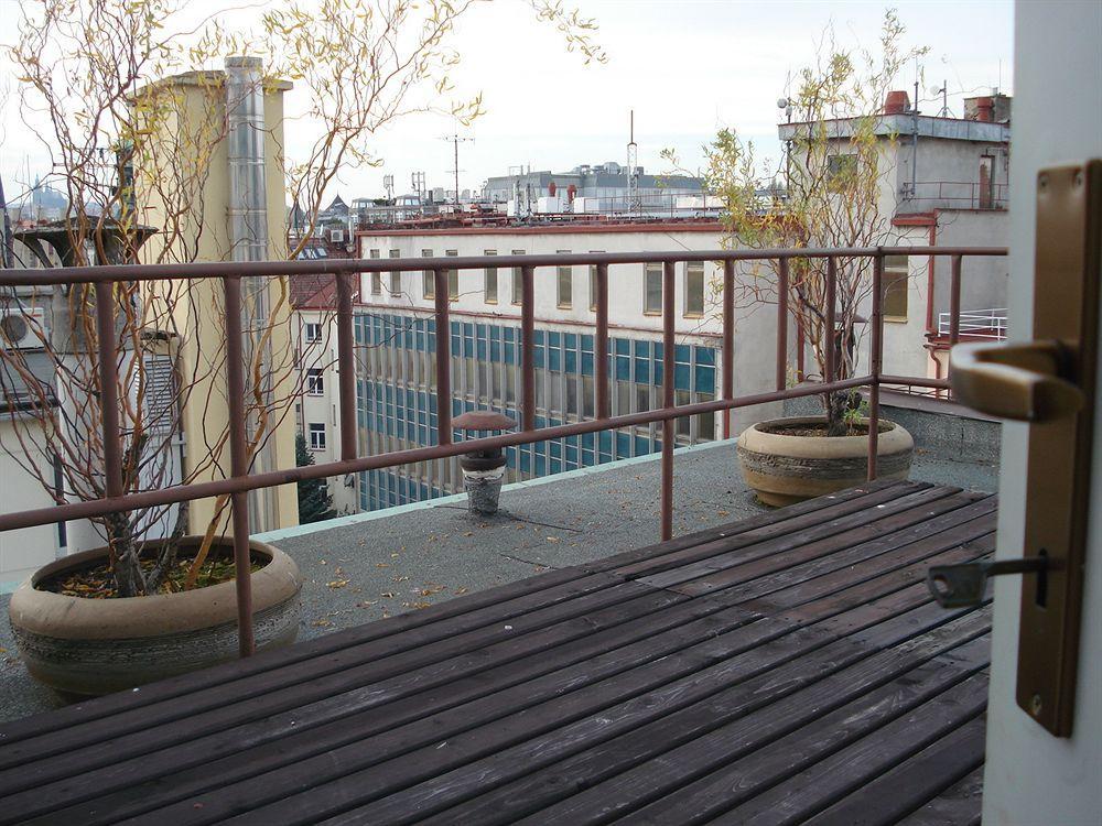 Pension Unie Praag Buitenkant foto